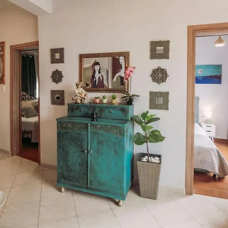 Orpheus House Beachfront 2bdr Apartment *