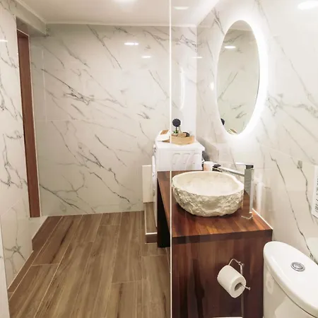 Orpheus House Beachfront 2bdr Apartment *